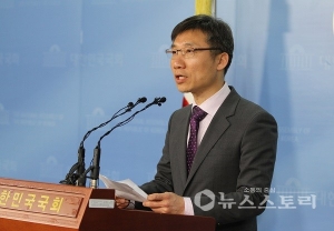 이상규 전 의원 “박근혜 폭정에 맞설 것!” 관악을에 출사표