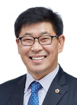 충남도의회 오인철 교육위원장, 교육복지사 인건비 삭감 질타