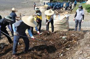 서천교육지원청, 해양쓰레기 봉사활동 ‘트래시태그 챌린지’ 동참