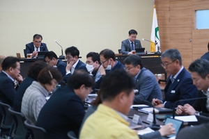 김기웅 서천군수 확대간부회의...‘적극적 기업유치 활동’ 당부