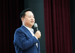 [포토]더불어민주당 보령서천지역위 찾은 김두관 의원